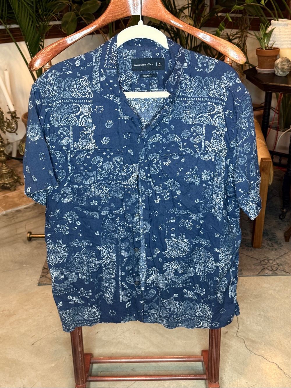 Abercrombie & Fitch Navy Blue Paisley Short-Sleeve Button-Down Shirt